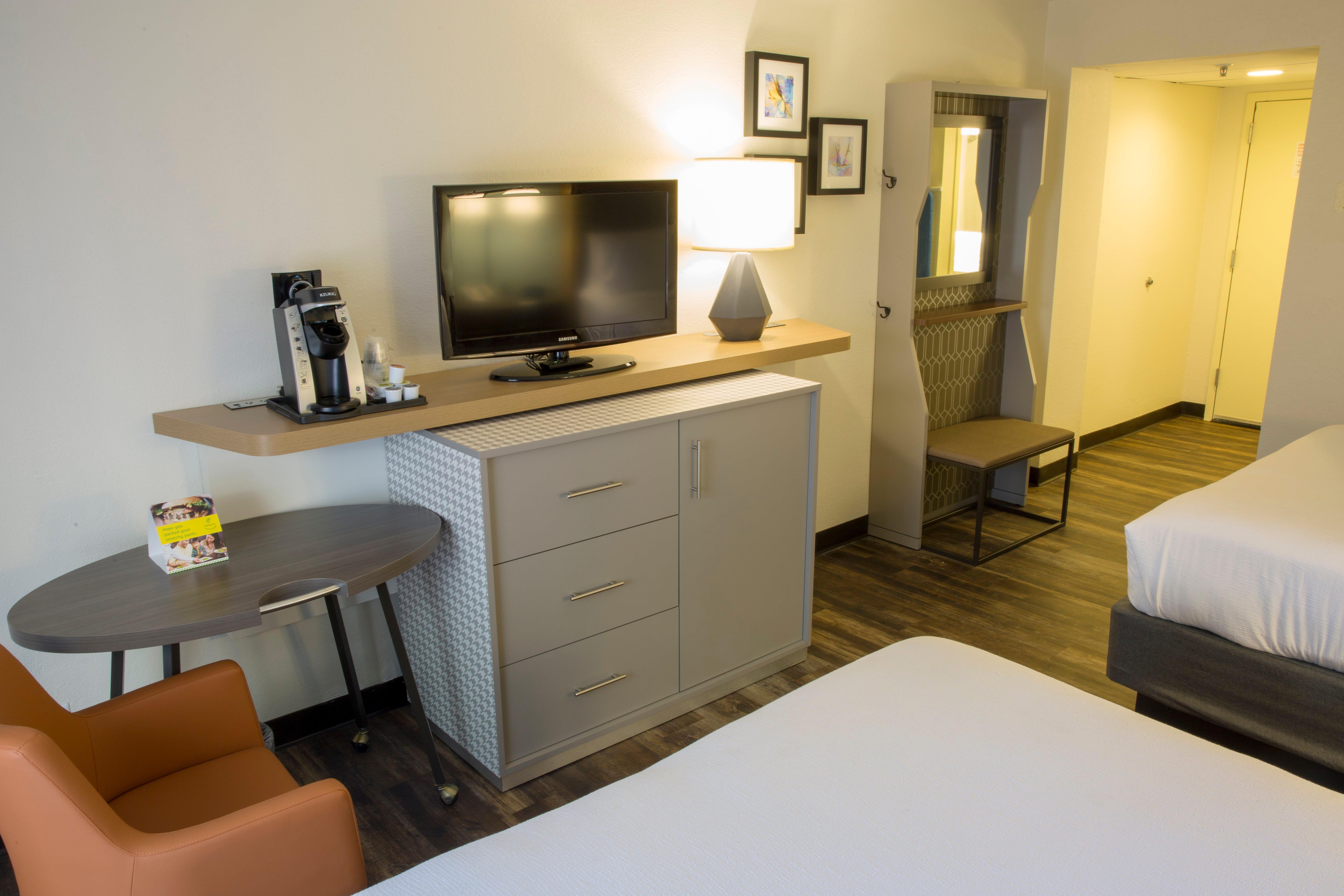 Holiday International Airport By Ihg Hotel
